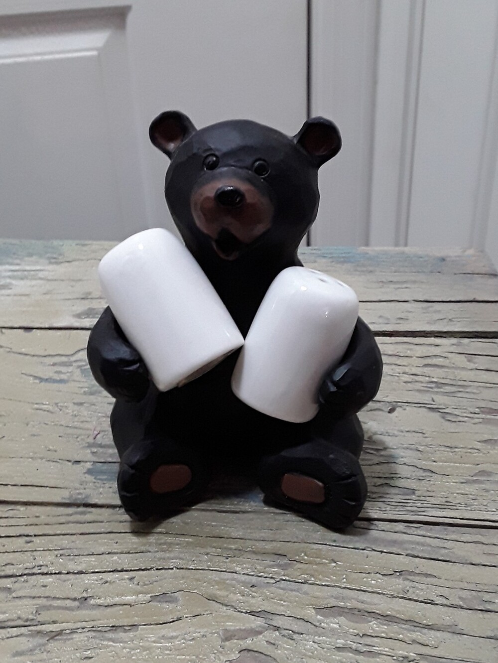 Lipco Black Bear Ceramic Salt and Pepper Shaker Set Rustic Country Cabin Decor